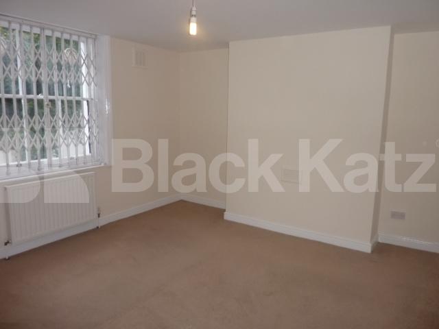 			NEW INSTRUCTION!, 1 Bedroom, 1 bath, 1 reception Flat			 Liverpool Road, HOLLOWAY